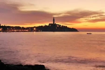 Sunset 公寓 *
